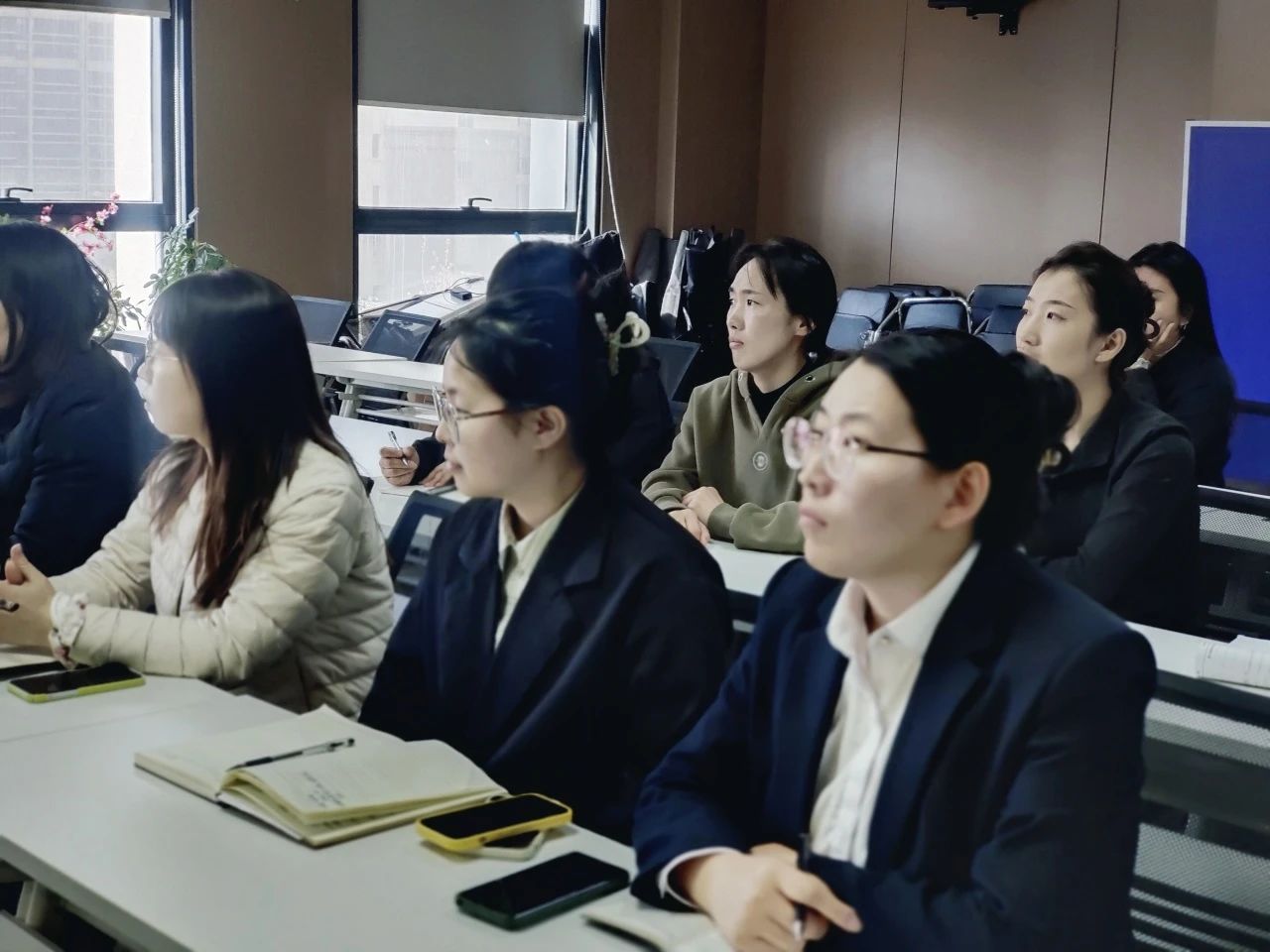 企臣财税集团财务数据分析会