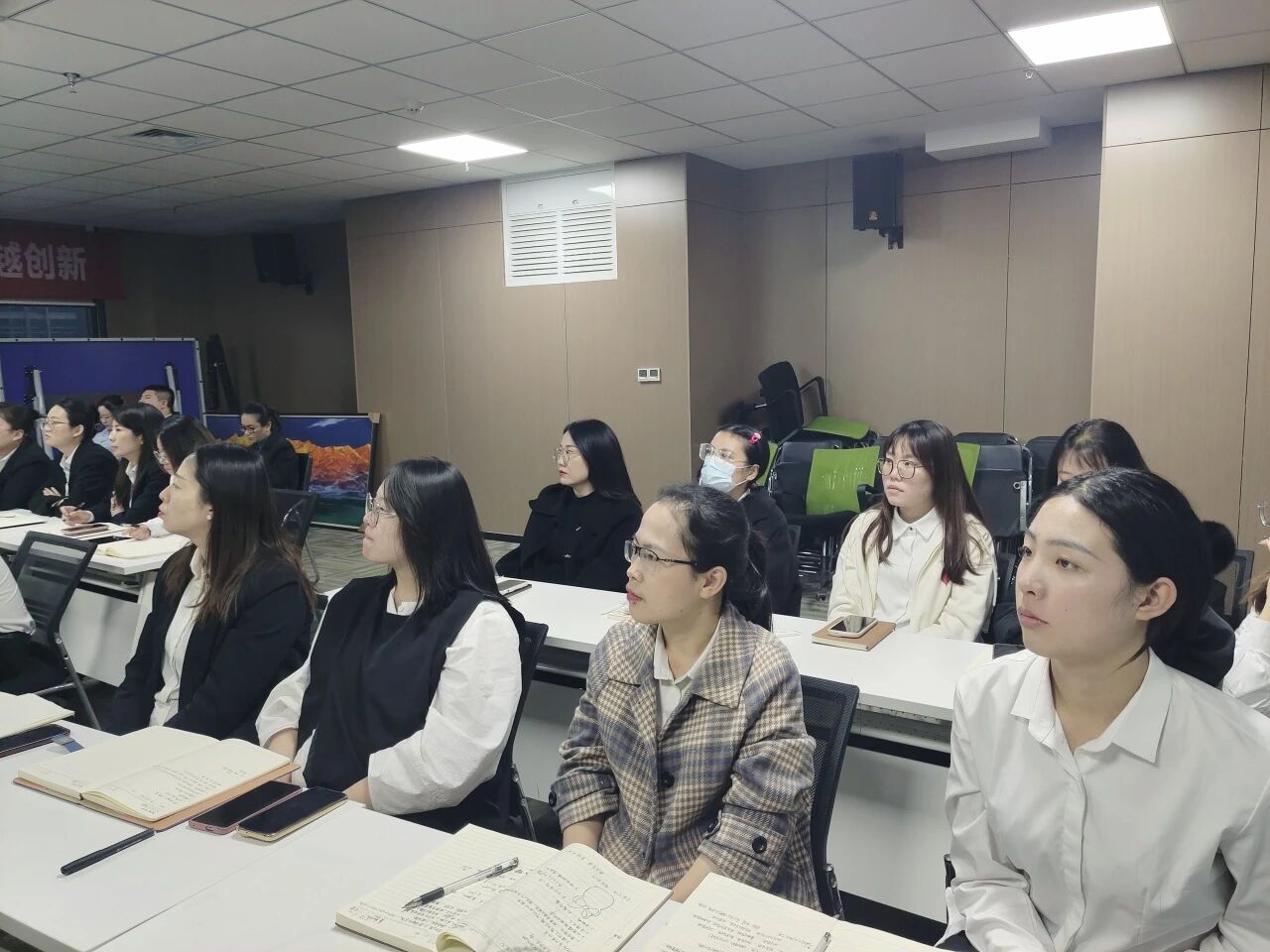 微信图片_20251128135137.jpg 微信图片_20251128135137.jpg