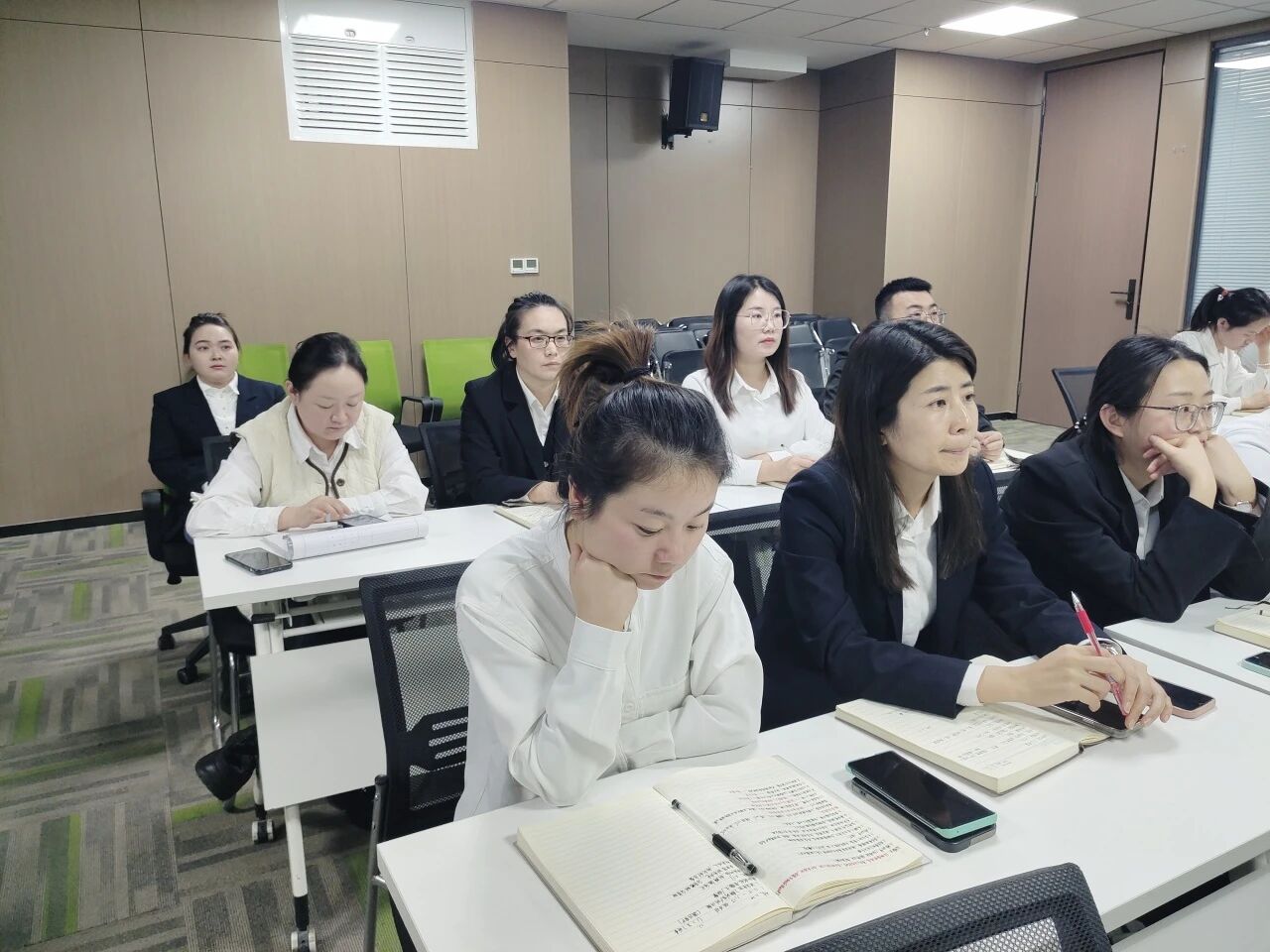 微信图片_20251130142344.jpg 微信图片_20251130142344.jpg