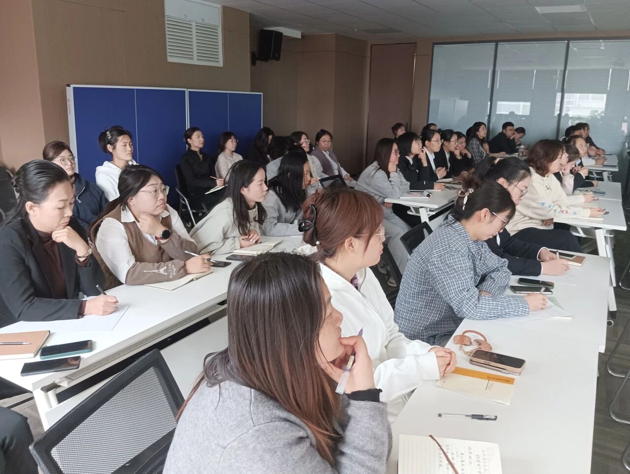 微信图片_2025-12-01_112317_409.jpg 微信图片_2025-12-01_112317_409.jpg