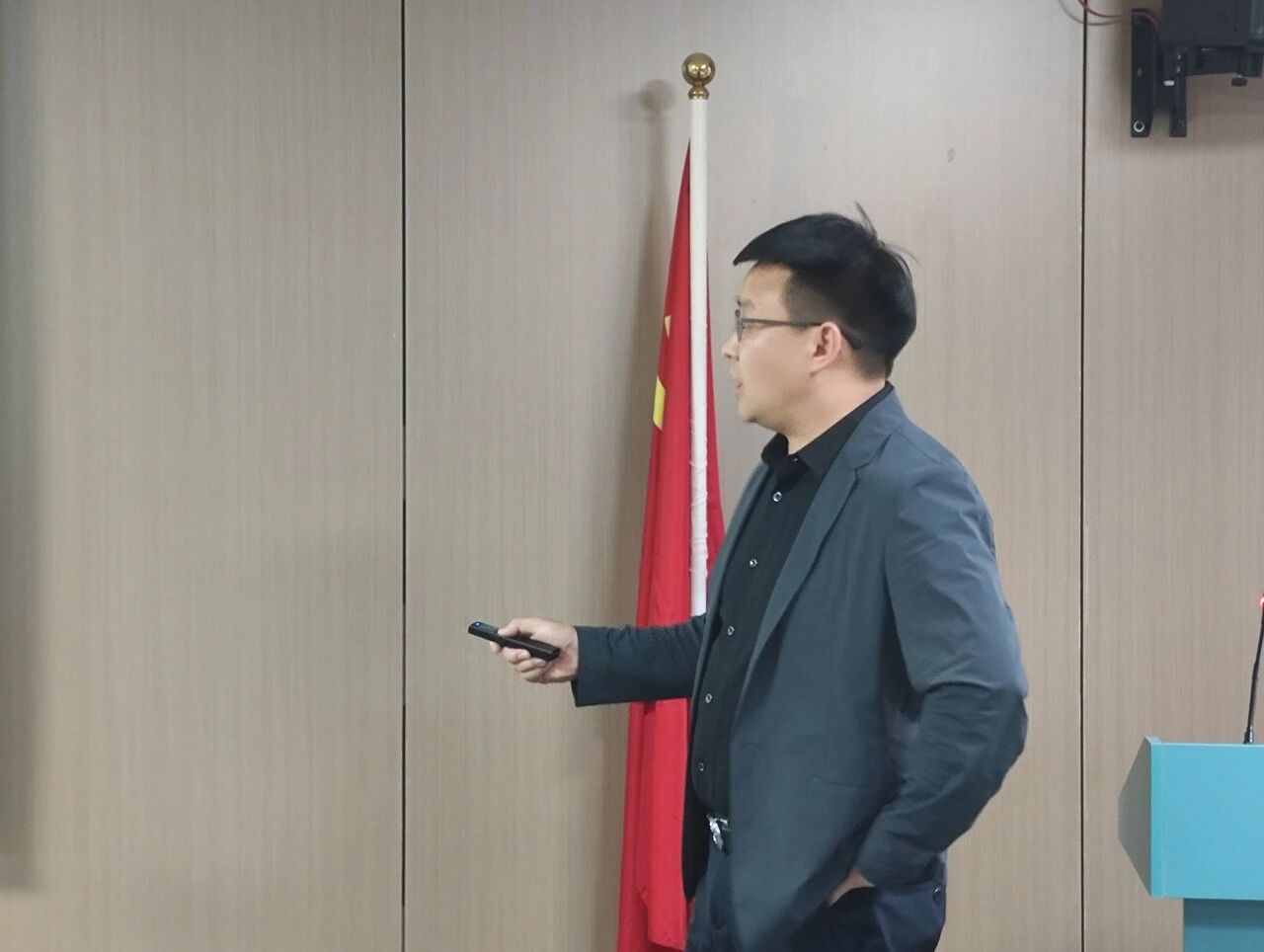 微信图片_2025-12-01_113939_076.jpg 微信图片_2025-12-01_113939_076.jpg