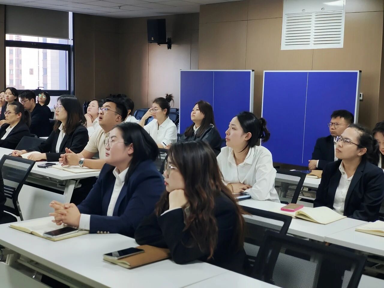 微信图片_2025-12-01_113942_480.jpg 微信图片_2025-12-01_113942_480.jpg