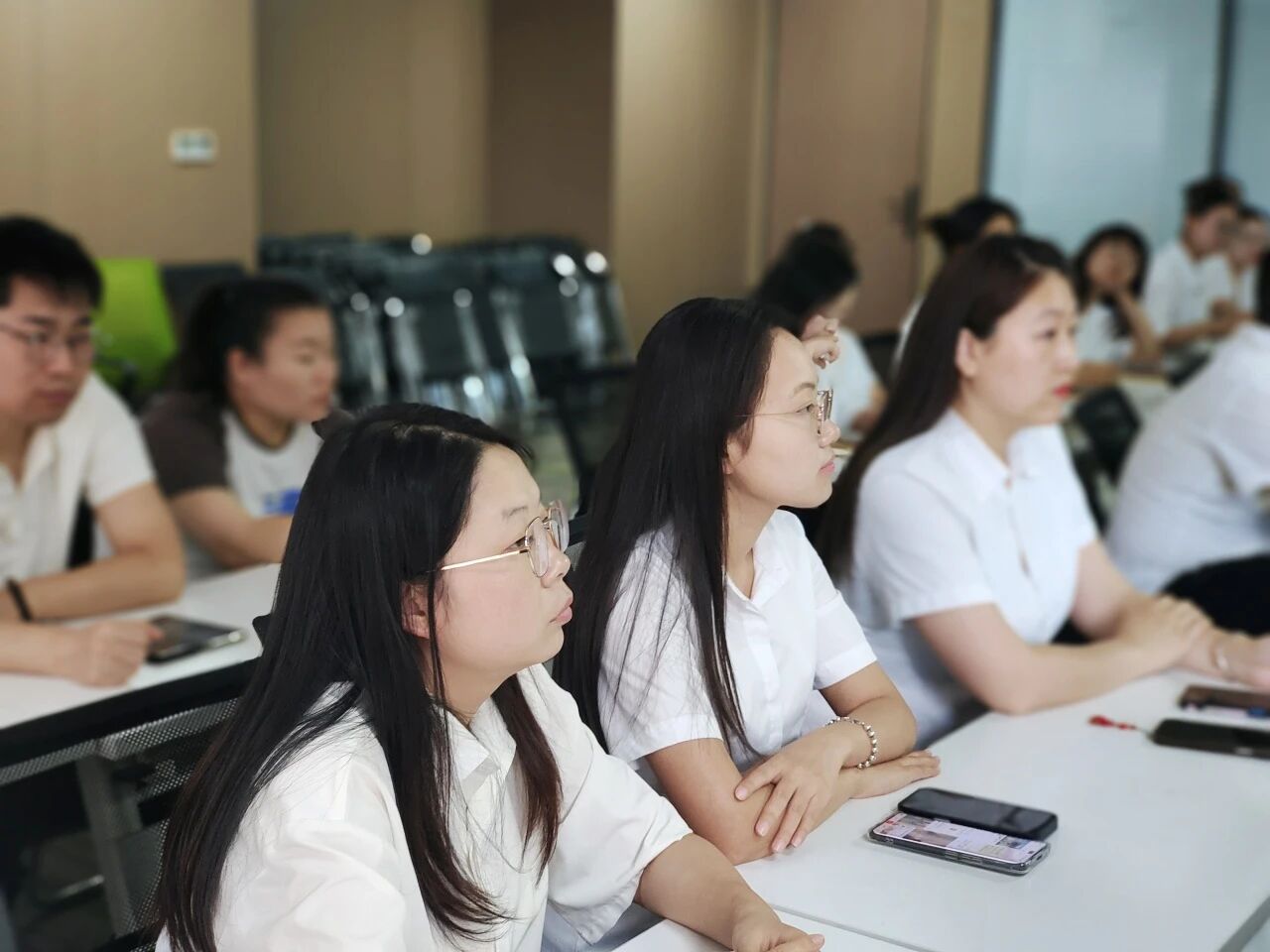 微信图片_2025-12-01_140305_084.jpg 微信图片_2025-12-01_140305_084.jpg