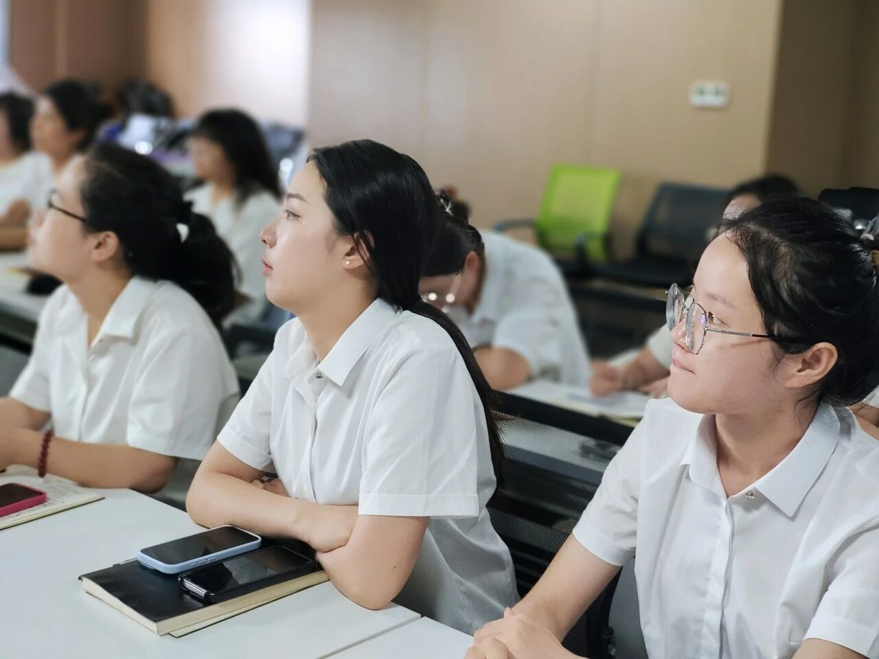 微信图片_2025-12-01_140322_868.jpg 微信图片_2025-12-01_140322_868.jpg