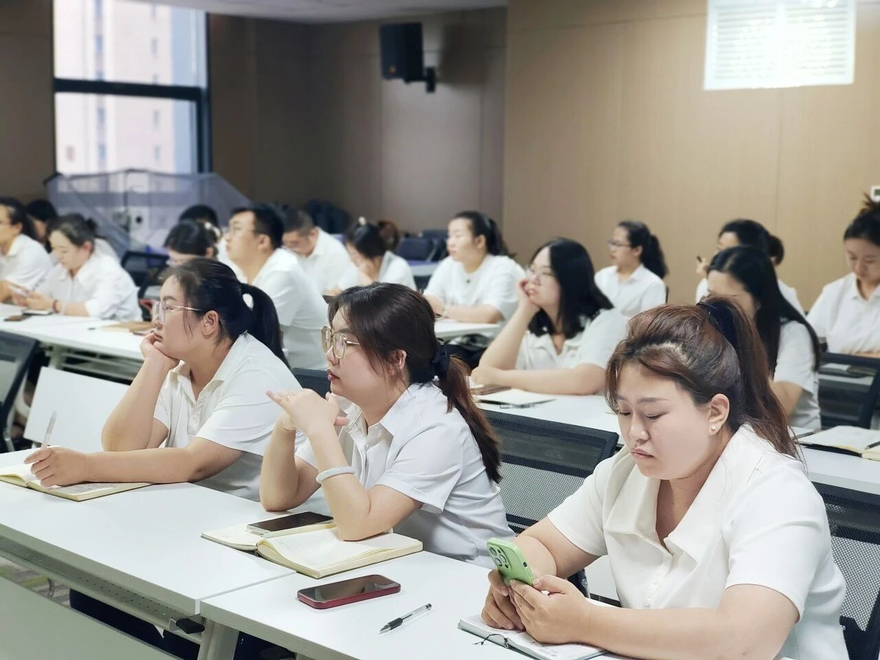 微信图片_2025-12-01_142559_279.jpg 微信图片_2025-12-01_142559_279.jpg