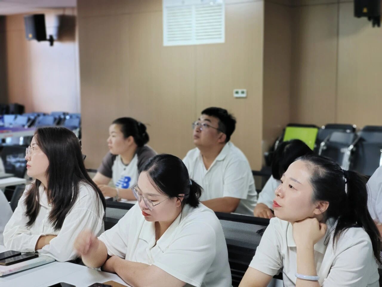 微信图片_2025-12-01_144225_504.jpg 微信图片_2025-12-01_144225_504.jpg