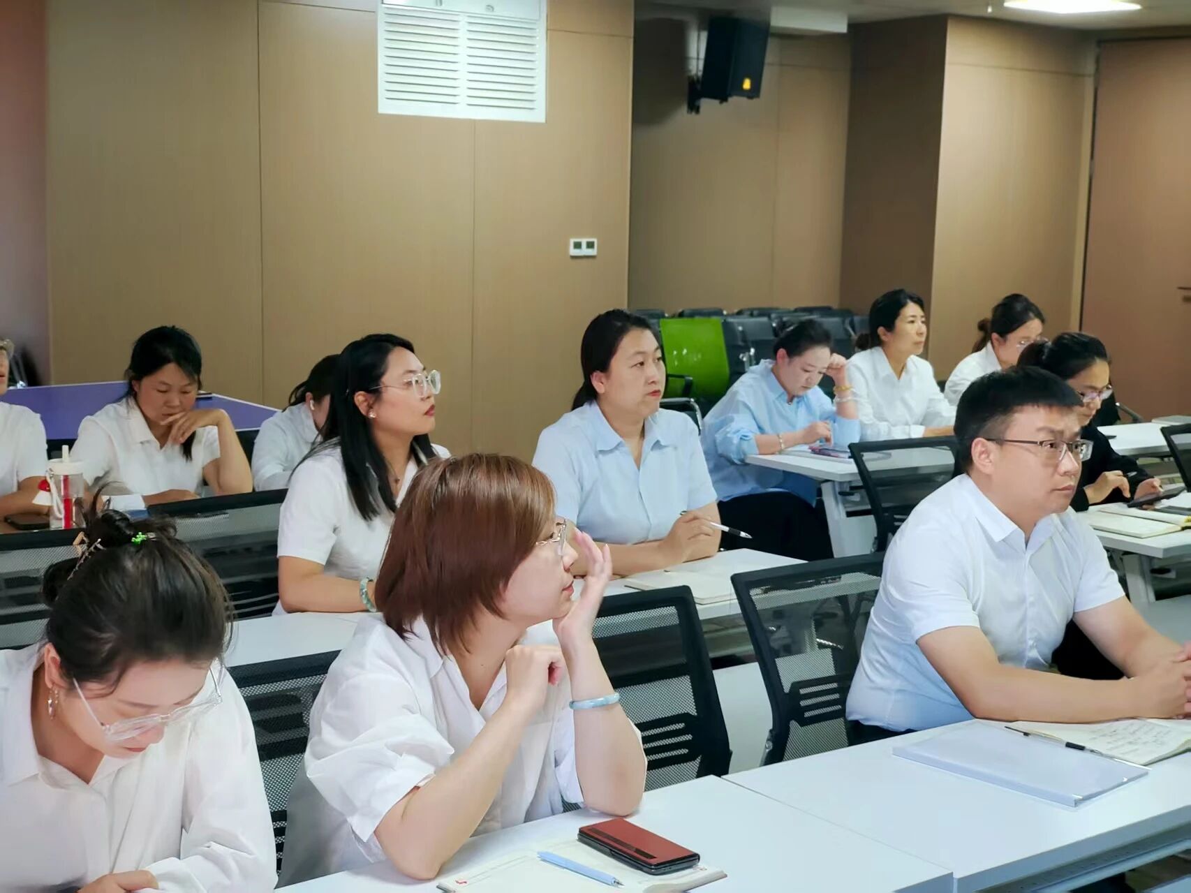 微信图片_2025-12-01_144229_042.jpg 微信图片_2025-12-01_144229_042.jpg